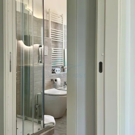 Contemporary Comfort Stylish Modern 公寓